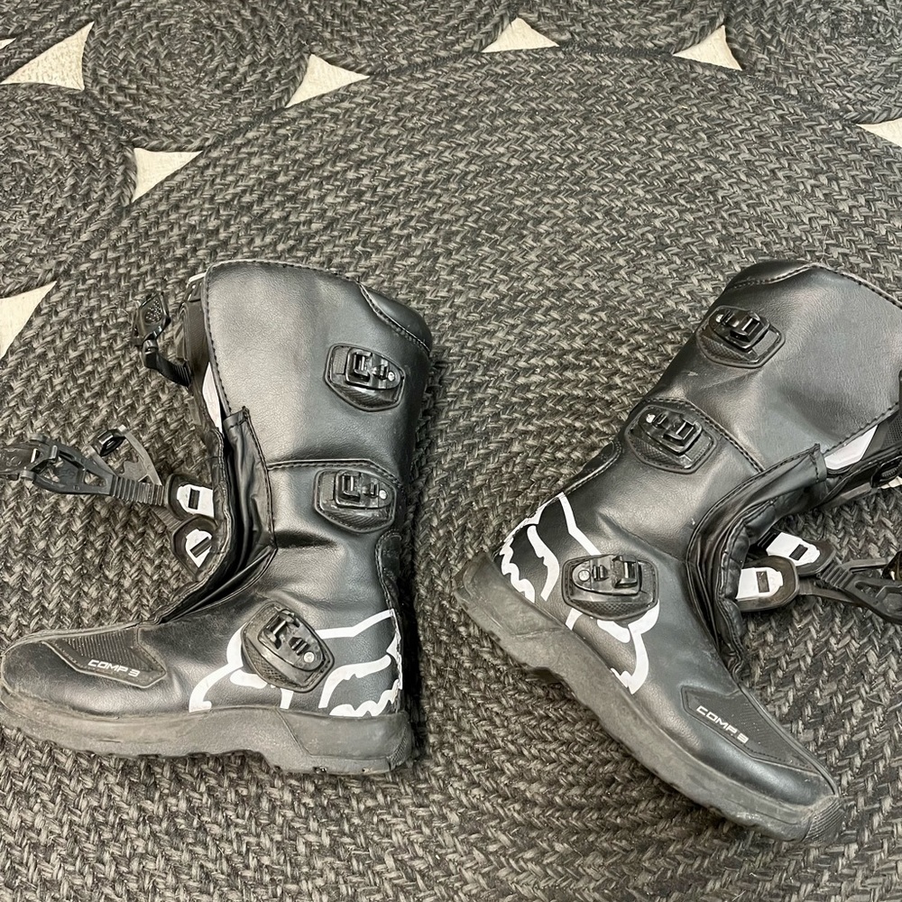 Youth riding boots